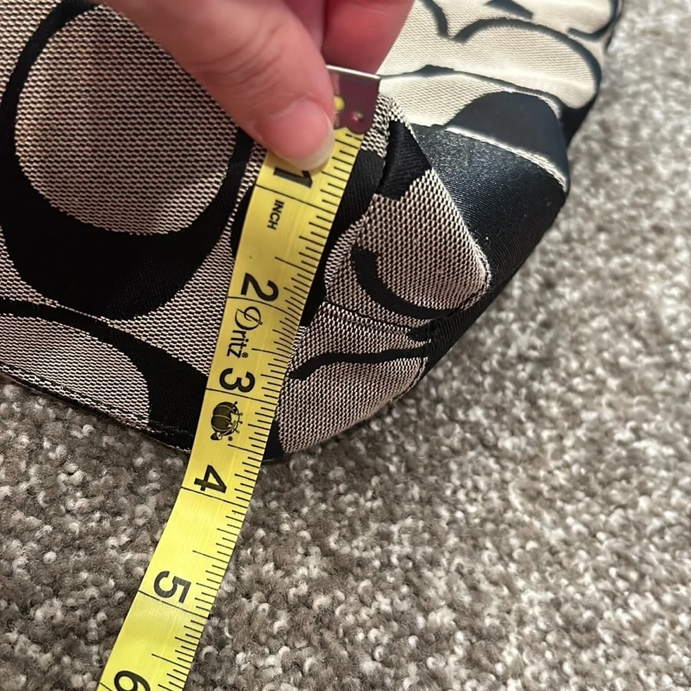 Coach signature jacquard logo stripe handbag purse. Black beige. Patent detail. - Picture 11 of 12
